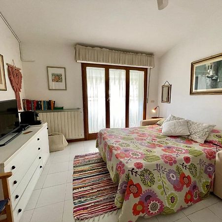 Giulia'S Apartment Виареджо Екстериор снимка